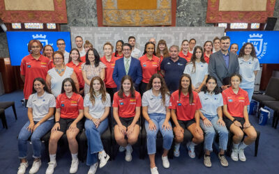 Las jugadoras de Baloncesto España U18 visitan el Cabildo de Tenerife